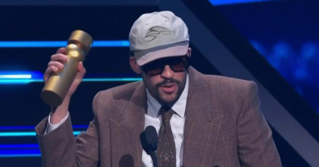¡Hace historia! Bad Bunny es coronado como el “Artista Latino del Siglo 21” en los Latin Billboard