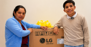 ¡Emotivo! Pol Deportes conmueve a su madre con emotivo regalo de cumpleaños